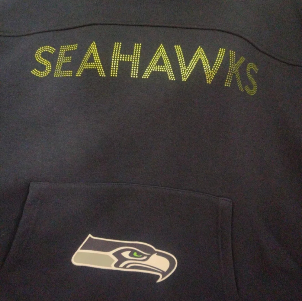 Seattle SEAHAWKS Rhinestone Fleece Poncho Size XL Plus by Tony Gonzalez Navy EUC - Picture 2 of 6